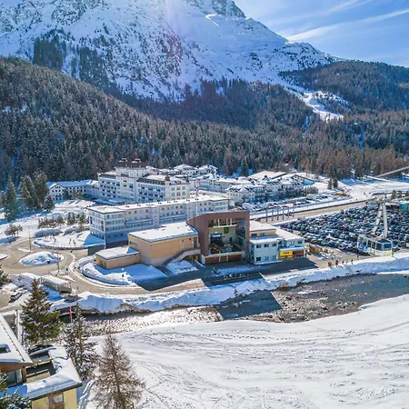 Отель Grand Des Bains Kempinski