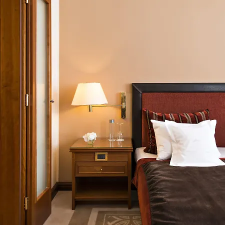 Grand Des Bains Kempinski Отель