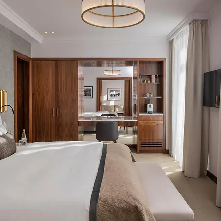 Grand Des Bains Kempinski Szálloda